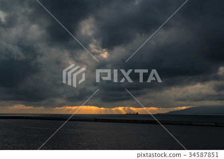 Sunset in the Sea of Japan Sunset in the Sea of Japan 34587851