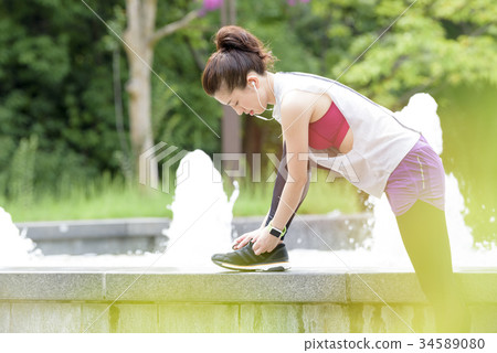 外面訓練的女人 外面訓練的女人 34589080