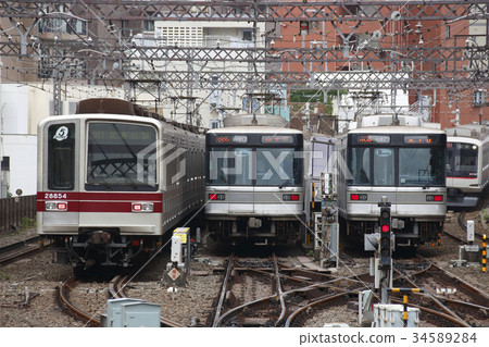 [H] Hibiya Line 03 series / Tobu 20005 series (5-door car) 34589284