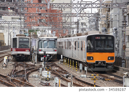 Hibiya Line 03 / Tobu Isesaki Line 20000 / Tojo Line 50070 Hibiya Line 03 / Tobu Isesaki Line 20000 / Tojo Line 50070 34589287