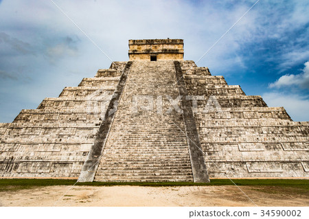 Chichen Itza Pyramid 34590002