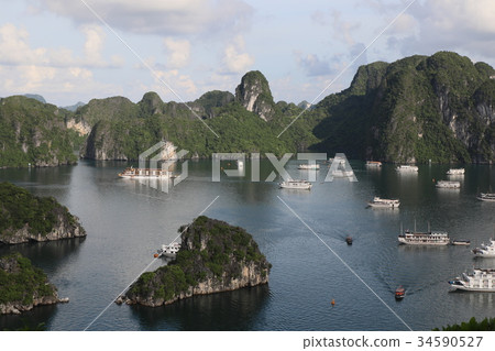 Halong Bay, Vietnam 34590527