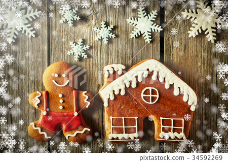 Christmas gingerbread man and house cookies Christmas gingerbread man and house cookies 34592269