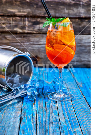 Spritz Aperol cocktail in wine glass 34594882