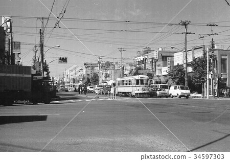 Landscape of Koto Ward Monzen Nakacho intersection in November 1972 34597303