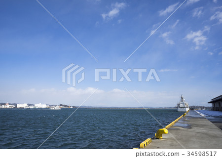 位於日本海岸警衛隊第2區域海岸警衛隊總部所在的鹽og港 位於日本海岸警衛隊第2區域海岸警衛隊總部所在的鹽og港 34598517