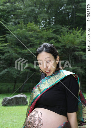 Maternity body art 34598579