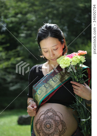 Maternity body art 34600794