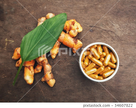 Turmeric capsules 34607822