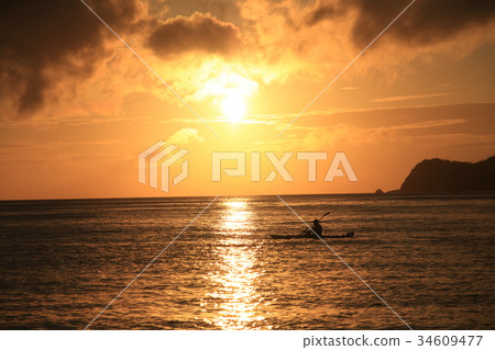 大海和日落 34609477