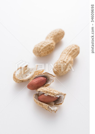 Peanut with shell 34609698