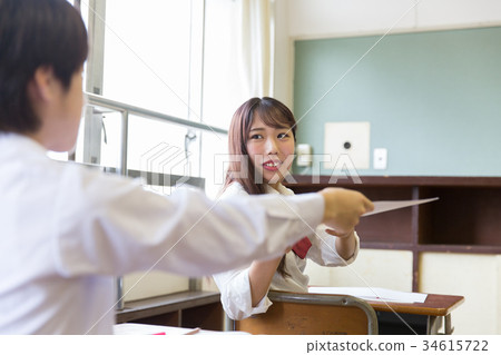 學校打印紙學生 學校打印紙學生 34615722