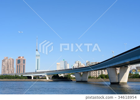 From Hakata-ku, Hakata-ku, Fukuoka City High-speed Right Straight Plane location Left 34618954