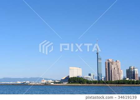 Located from the west to the east of the Hakkaido district, Shara-ku, Fukuoka Located from the west to the east of the Hakkaido district, Shara-ku, Fukuoka 34619139