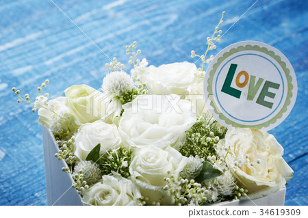 Flower box and message tag 34619309