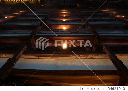 Hot water field Hot water field 34621040