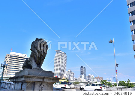 在Kitahama駐地，大阪前面的獅子雕象 34624919