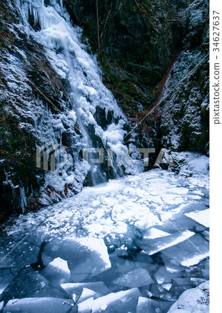 Kanazawa Falls 34627637