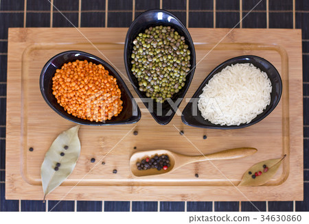 White rice, red lentils and green peas mache  34630860