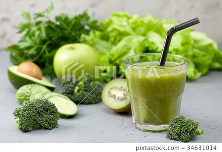 green smoothies in glassful 34631014