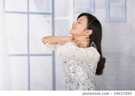 Relaxed woman Relaxed woman 34631893