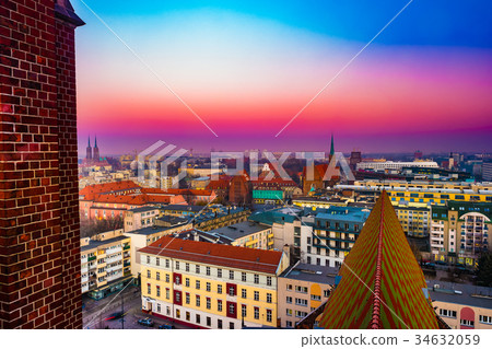 Panorama illuminated old town of Wroclaw at night. 34632059