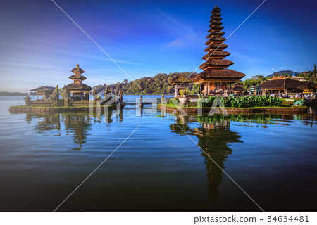 Pura Ulun Danu Bratan, Hindu temple on Bratan lake Pura Ulun Danu Bratan, Hindu temple on Bratan lake 34634481