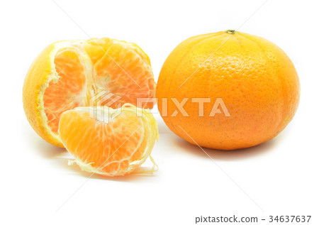 Mandarin oranges with segments Mandarin oranges with segments 34637637