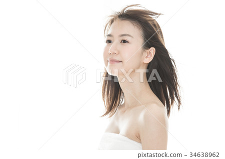 秀麗由後照的婦女skincare秀麗少婦 秀麗由後照的婦女skincare秀麗少婦 34638962