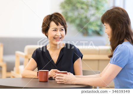 Senior cafe 34639349