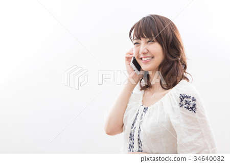 使用智能手機的女人 34640082