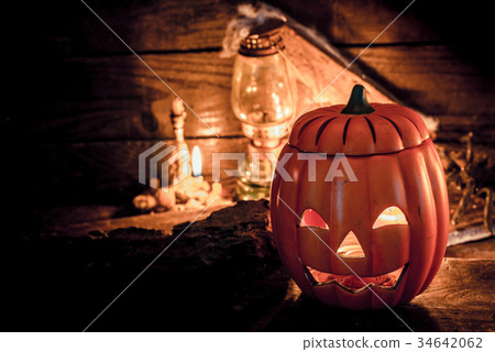 Halloween pumpkin, trick or treat scene 34642062