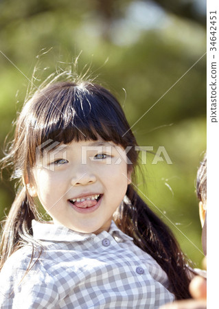 child child 34642451