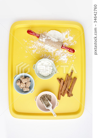 麵團,麵粉,糖,肉桂,成分,廚具 麵團,麵粉,糖,肉桂,成分,廚具 34642760