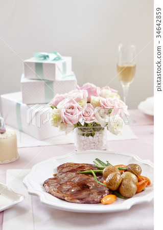 Steak, Gift, Champagne, Party 34642859