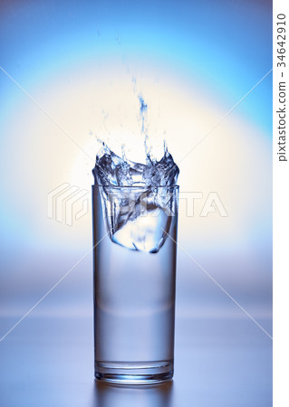 Water, glass Water, glass 34642910