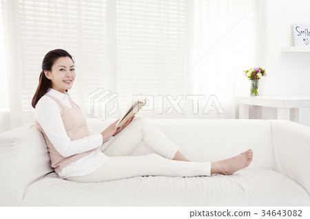 Woman 34643082