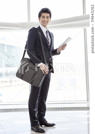 Businessman 34643262