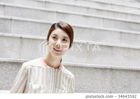 Woman Woman 34643592
