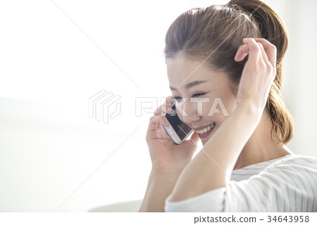 Young woman 34643958