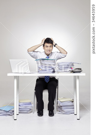 Businessman Businessman 34643959