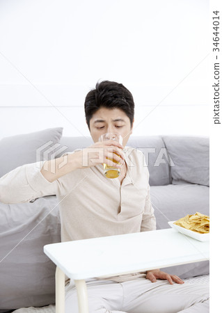 年輕人 年輕人 34644014