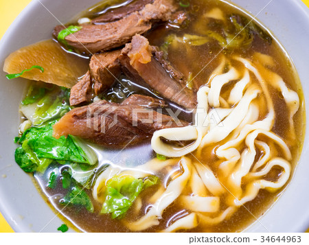 牛肉麵 牛三寶麵 半筋半肉 34644963