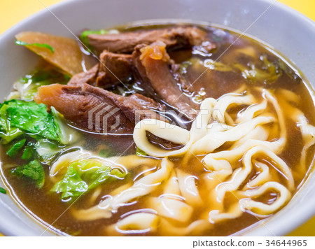 Beef noodles, beef sambo, noodles, half ribs and half meat 34644965