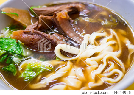 牛肉麵 牛三寶麵 半筋半肉 34644966