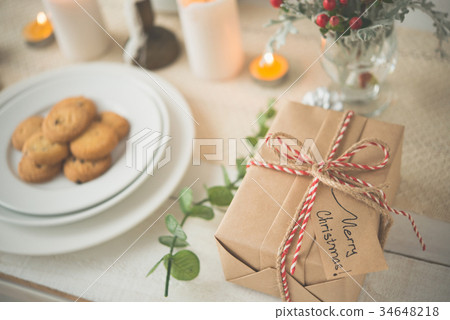 Surprise present Surprise present 34648218
