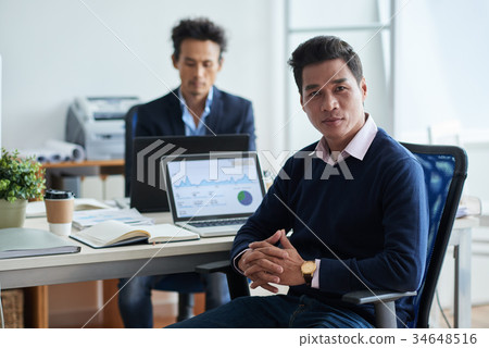 Businessman Businessman 34648516