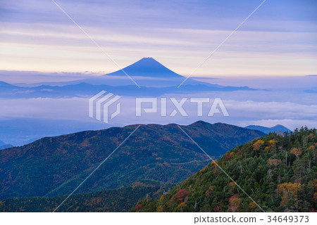 [山梨縣] Kokushigatake，秋天的顏色，富士山，黎明 34649373