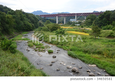 前Koshu高速公路Tsurukawa Yado Yamanashi Uenohara秋天 前Koshu高速公路Tsurukawa Yado Yamanashi Uenohara秋天 34650581