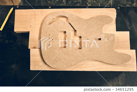 Manufacture of guitars of the brand Woodstock. 34651295